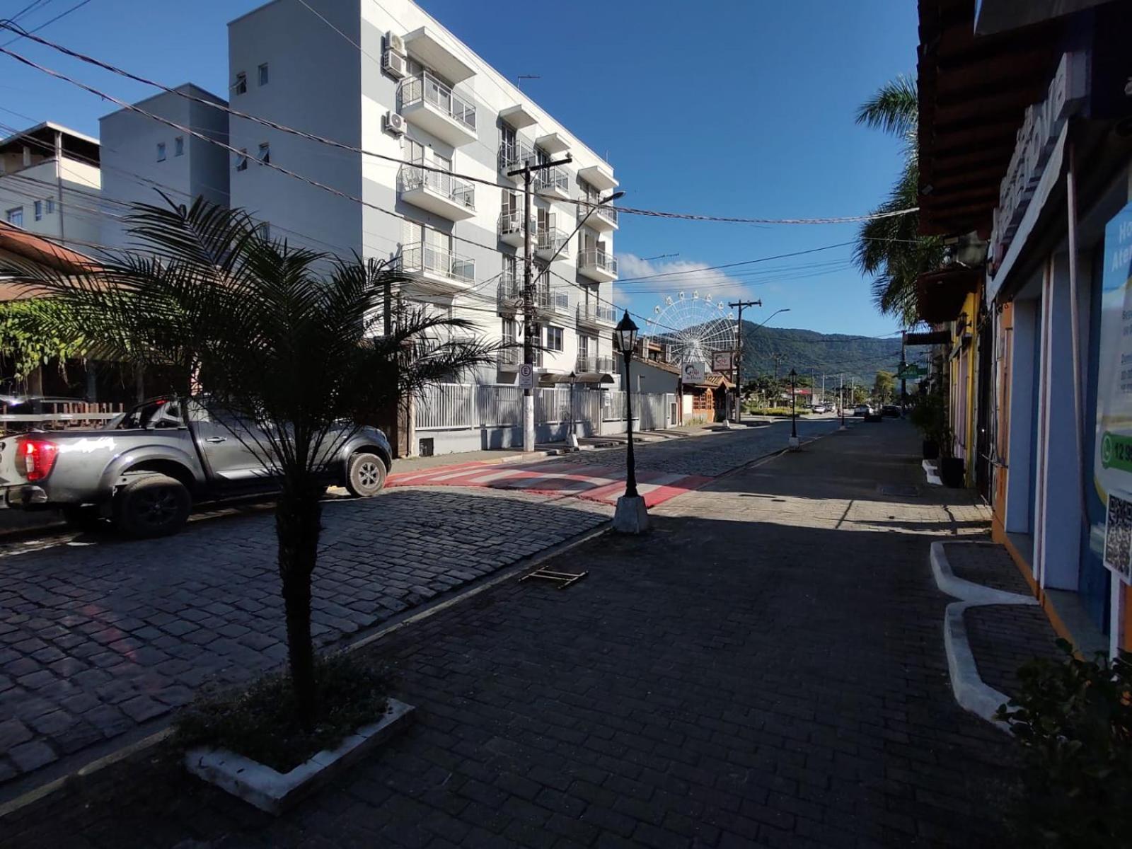 Agito E Sossego Na Rua Charmosa De Pelo Google Apartamento